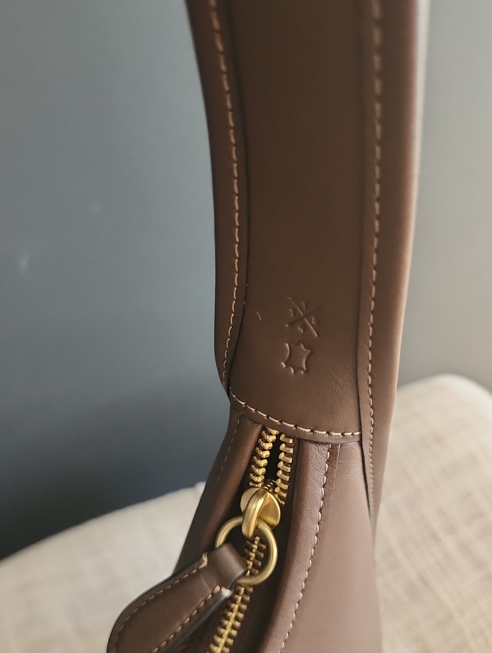 Coach Curve Zip Bag Maple - Picture 11 of 11